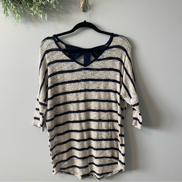🍂 3/$20 EUC Rue21 3/4 Sleeve Semi-Sheer High-Low Hem Bow Back Top - Picture 1 of 7